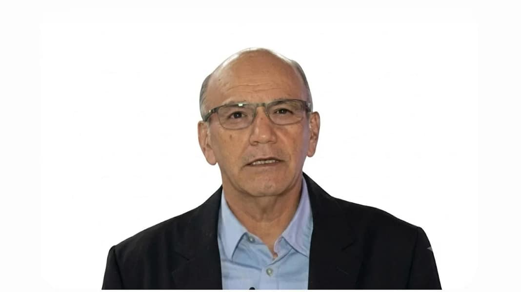 Por: Manolo Fernández D. / La encrucijada sanitaria de la avicultura global: la falsa seguridad de las vacunas tradicionales Por: Manolo Fernández D. / La encrucijada sanitaria de la avicultura global: la falsa seguridad de las vacunas tradicionales
