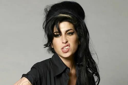 Amy Winehouse: La espiral de alcoholismo que apagó la voz más inolvidable de una generación Amy-Winehouse