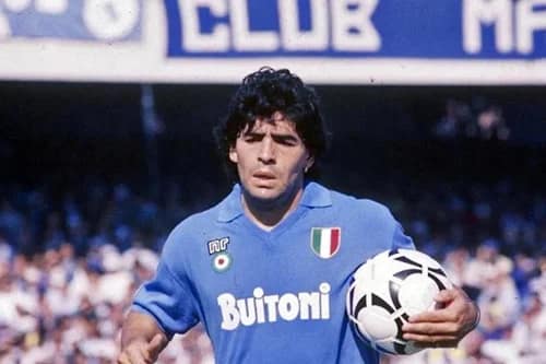 Diego Maradona y el Napoli: La relación que trascendió la cancha y se volvió mítica Diego Maradona - Napoli