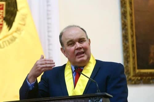 Rafael López Aliaga acusa a Acuña de favorecer a su entorno con presupuesto de salud Rafael López Aliaga