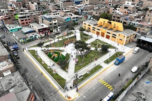 Independencia: cámaras captan a sujeto que incendió mototaxi y fue alcanzado por las llamas Independencia distrito