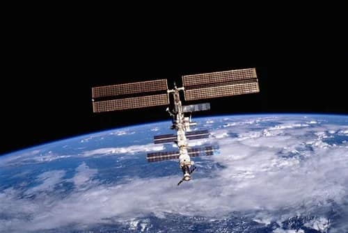 La nueva carrera espacial: de gigantes estatales a millonarios visionarios Planeta espacio