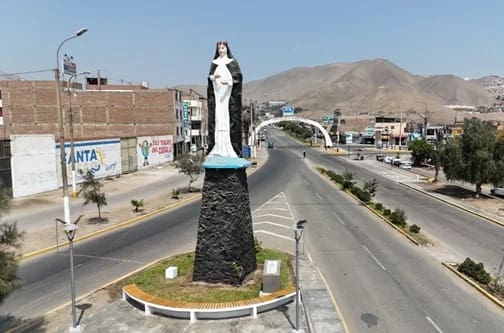 Santa Rosa: Asesinan a hombre dentro de su auto a pocos metros de la Municipalidad San Rosa distrito